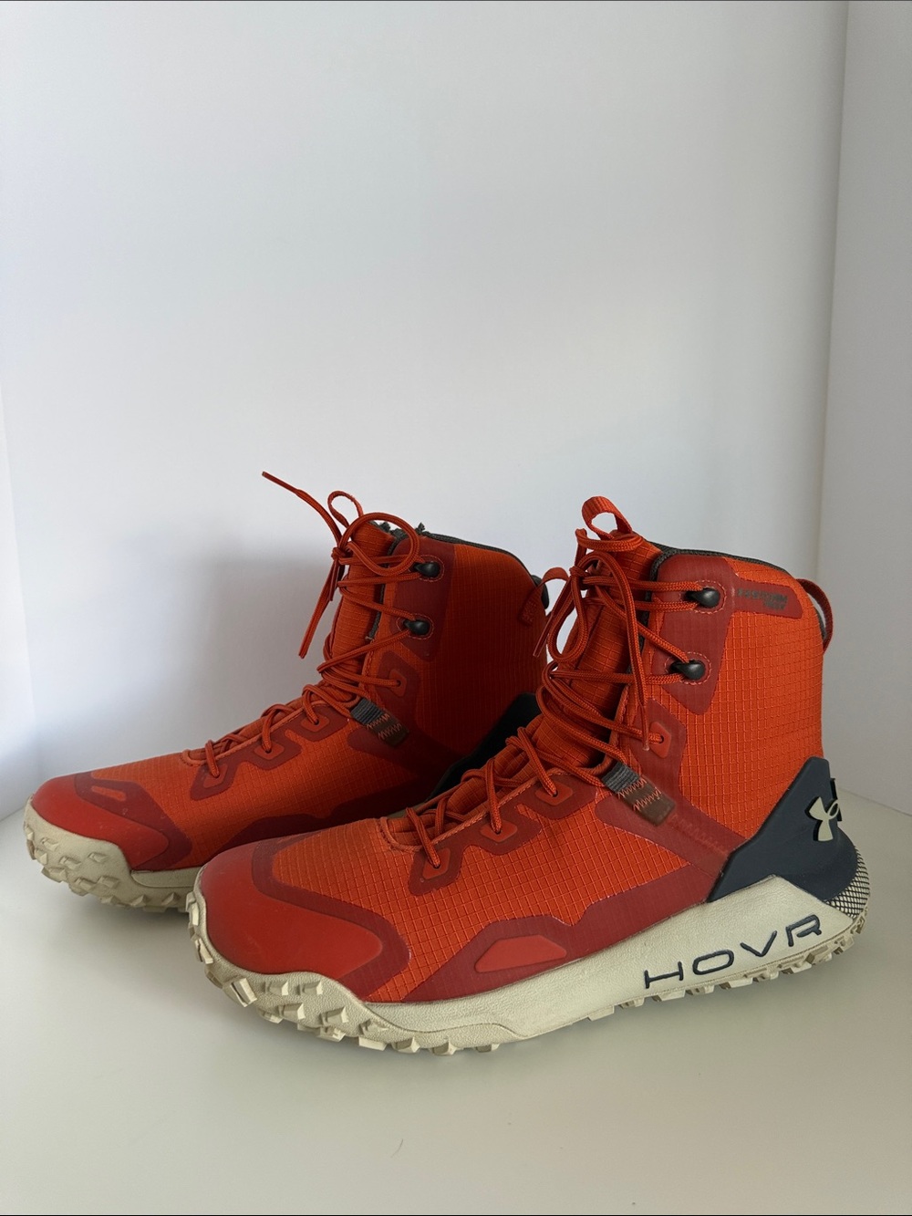 Under Armour HOVR Dawn WP Waterproof Hiking Boots Red Orange Men’s Size 11 Flaw
